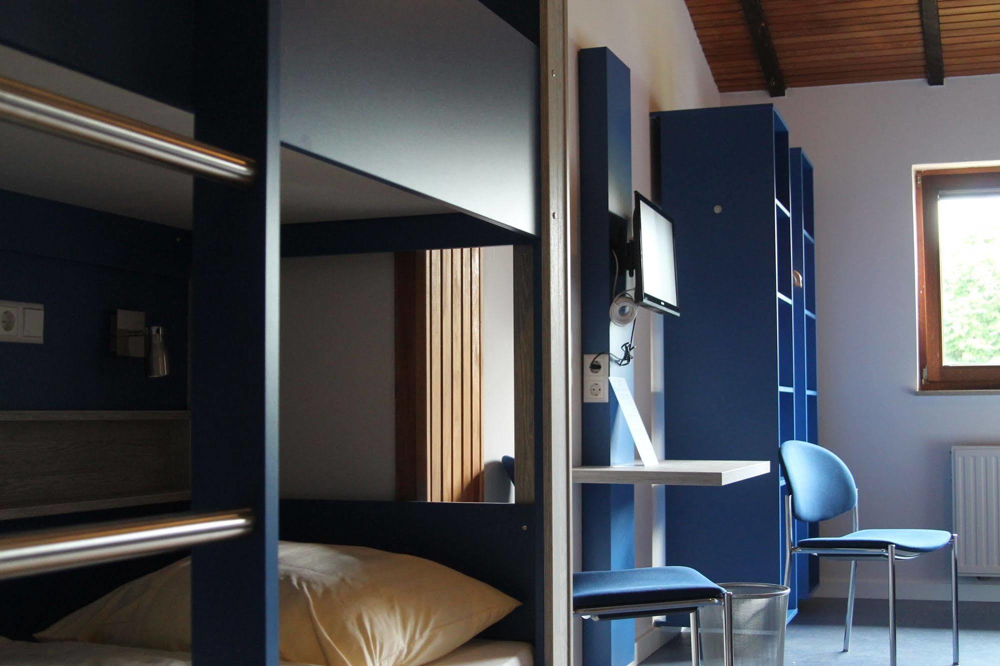 Smart Hostel By Landgasthof Velber 24H7D Seelze Exterior foto